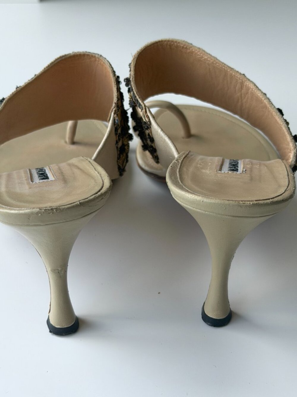 Vintage Manolo Blahnik Embroidered Toe-Ring Sandals, IT 38.5, approx. US 8 - Picture 6 of 14